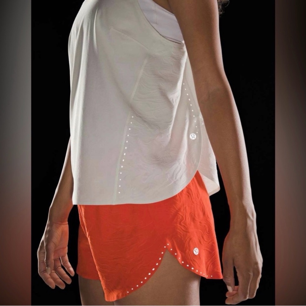 Lululemon Lightweight Stretch Airflow Tank - Picture 2 of 6